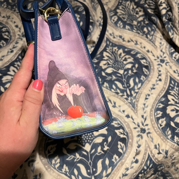 Excellent Used Condition Snow White and the Seven Dwarfs Loungefly - Picture 4 of 5